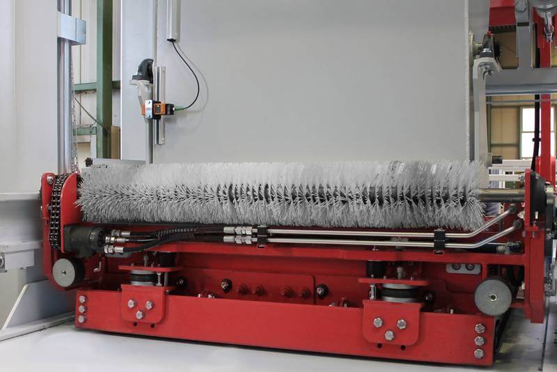 csm_hessgroup-concrete-block-machine-rh2000-fae-mix-filler-box-with-planing-roller_652b5ef8e0